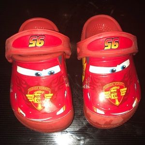 Toddler lighting McQueen crocs